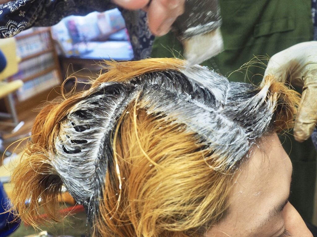 カラーやブリーチの頻度を減らす