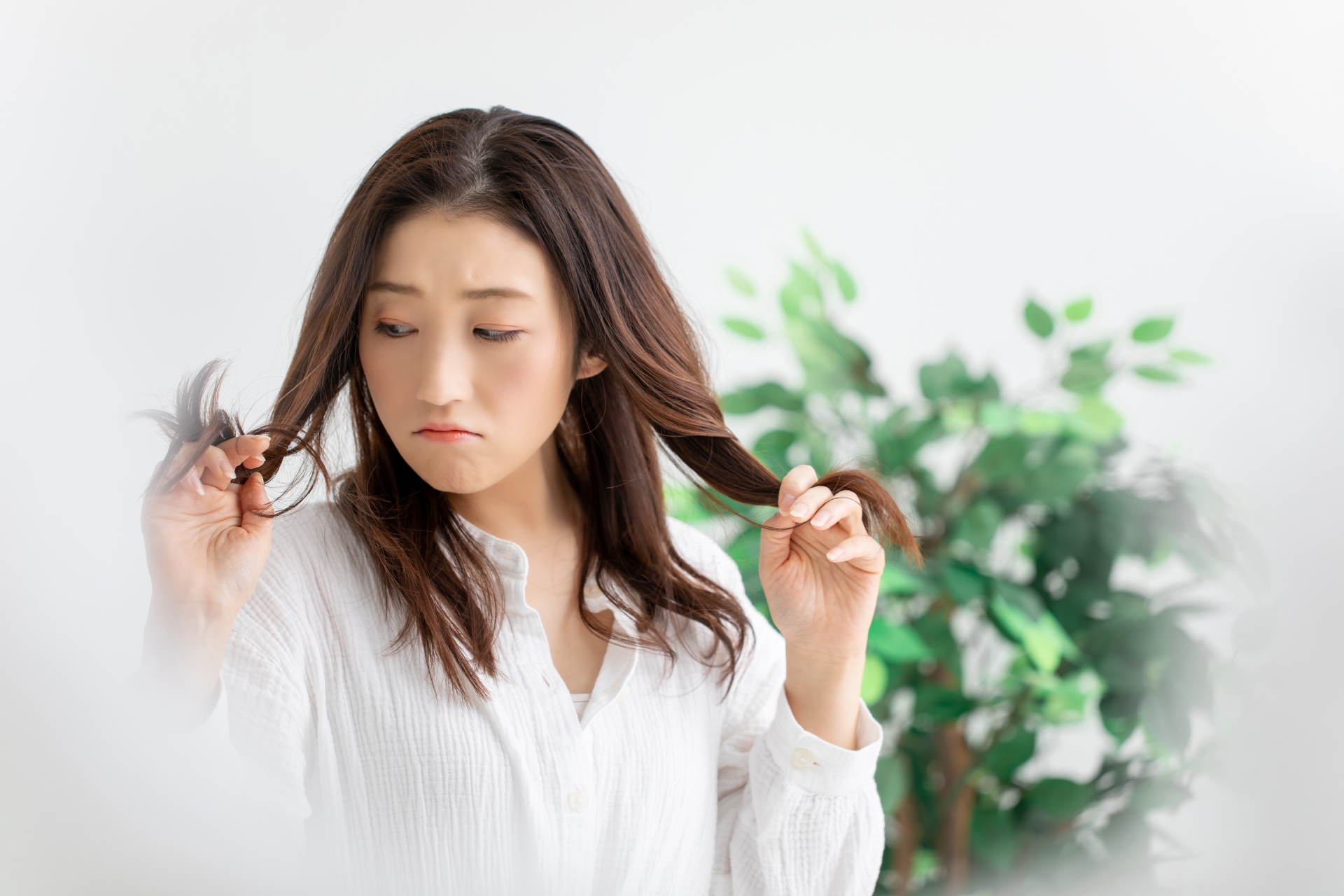 くせ毛を改善する5つの方法｜原因や自分に合うヘアケアの選ぶ基準を解説